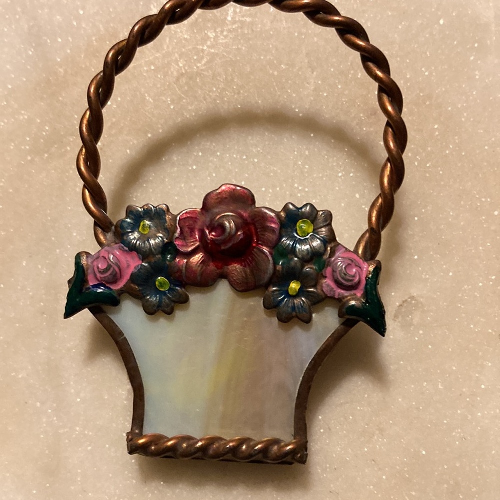 Vintage basket of flowers brooche - Picture 4 of 9